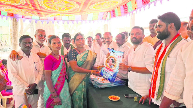 అభివృద్ధిని చూసి కాంగ్రెస్‌లో చేరుతున్నారు1