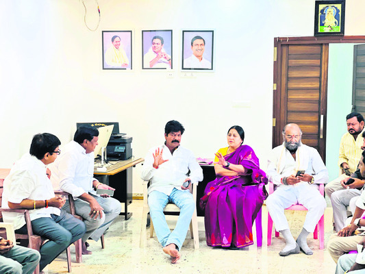 మున్సిపల్‌ ఎన్నికల్లో సత్తా చాటాలి1