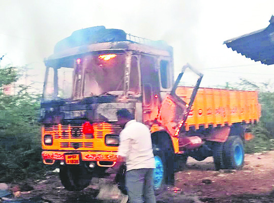 యోగి వేమనకు కలెక్టర్‌ నివాళులు
2