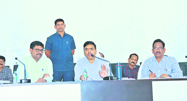 ఎన్నికలు సజావుగా నిర్వహించాలి1