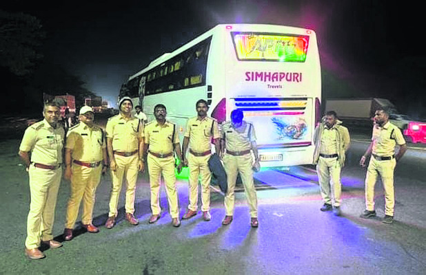 81 బస్సులపై కేసుల నమోదు1