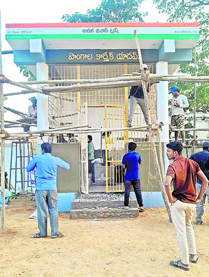 నేడు వీరజవాన్‌ కార్తీక్‌ విగ్రహావిష్కరణ 
1