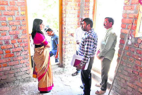 ఇందిరమ్మకు ఆటంకాలు!1