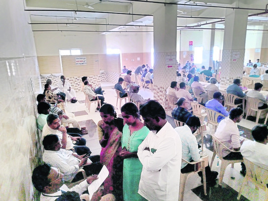 కలెక్టరేట్‌కూ కరెంట్‌ కట్‌2