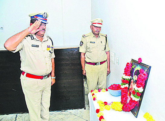 ప్రజా కవి యోగి వేమన 
3