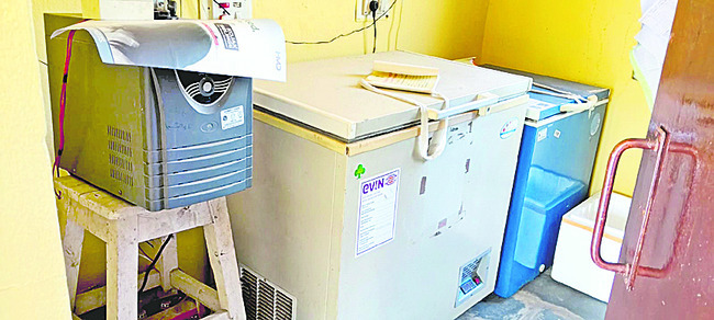 వసతుల్లేక.. సేవలు అందక1