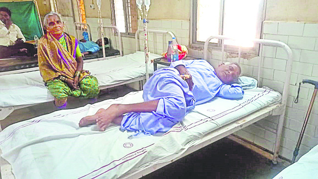 వసతుల్లేక.. సేవలు అందక3