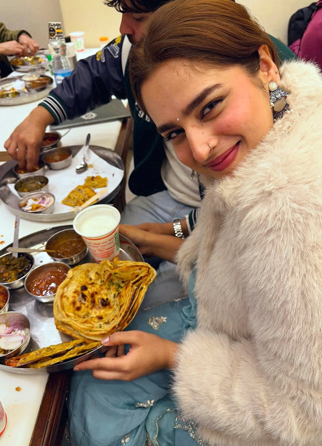 'Dhurandhar' movie beauty aayeshaa khan at the Wagah Border (Photos)5