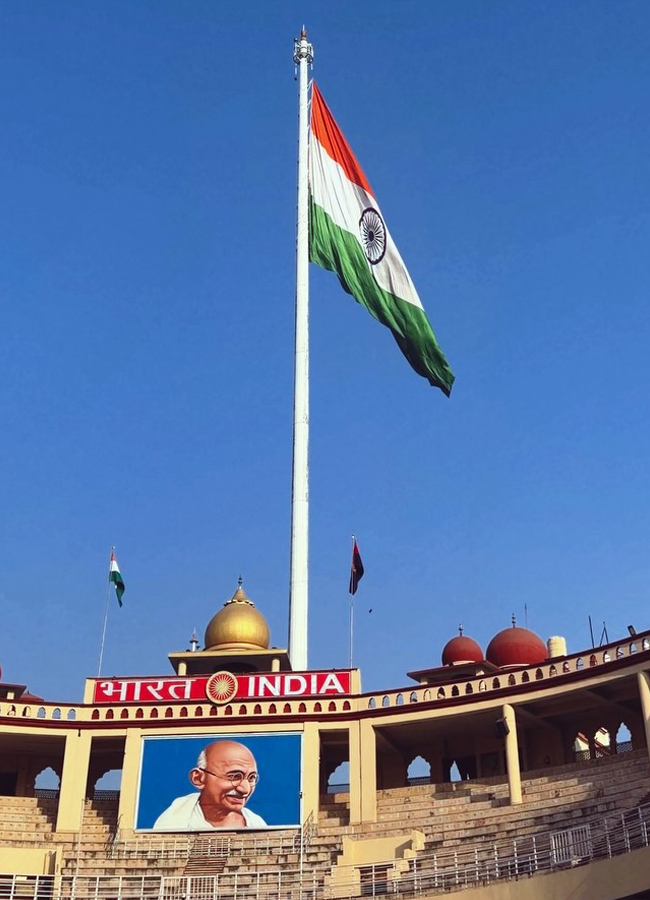 'Dhurandhar' movie beauty aayeshaa khan at the Wagah Border (Photos)6