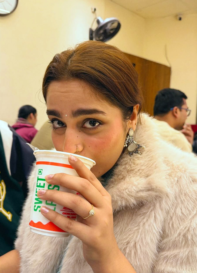 'Dhurandhar' movie beauty aayeshaa khan at the Wagah Border (Photos)7