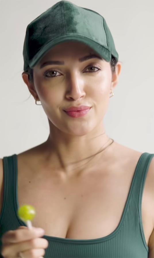 DJ Tillu Actress Neha Shetty HD Photos11