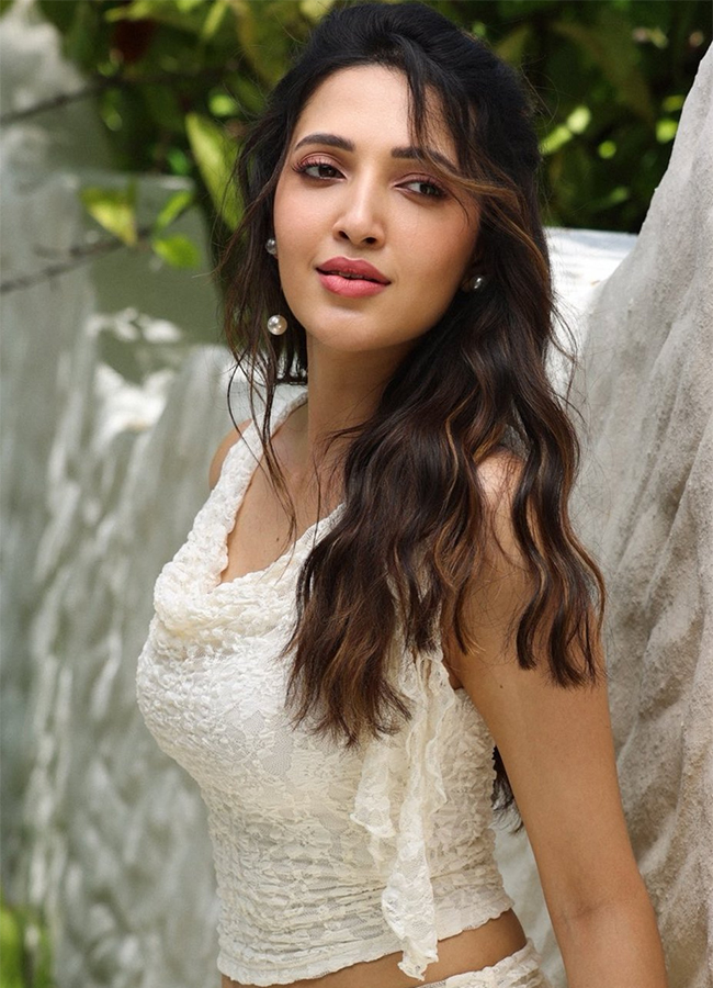 DJ Tillu Actress Neha Shetty HD Photos14