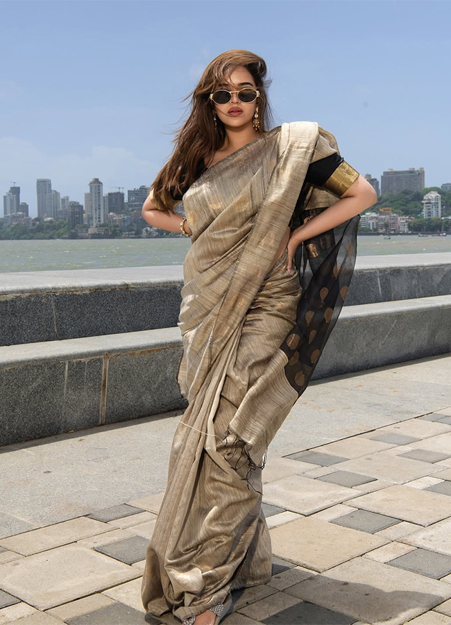 Tollywood Actress Pujita Ponnada HD Viral Photos2