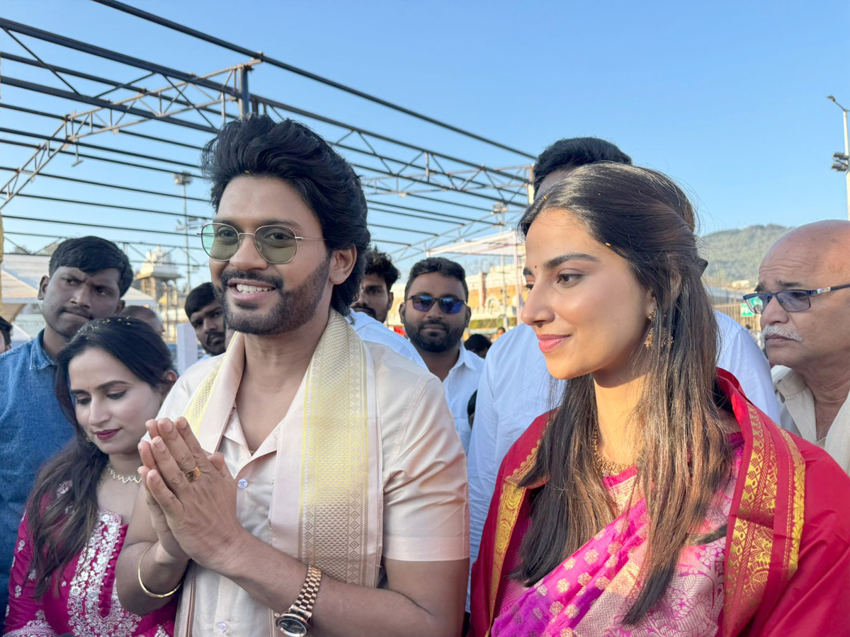 Tollywood Celebrities Visited Tirumala Srivari Temple PHotos13