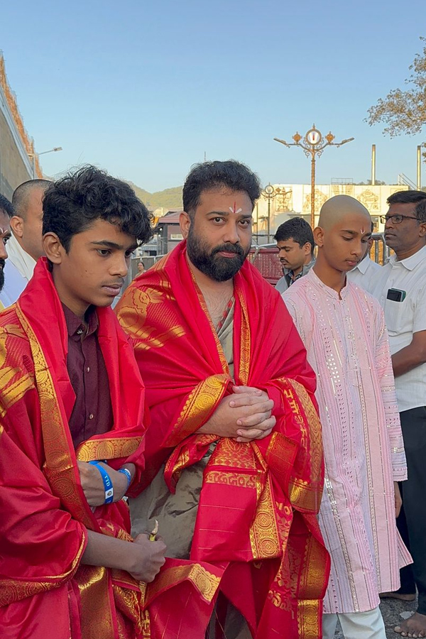 Tollywood Celebrities Visited Tirumala Srivari Temple PHotos25