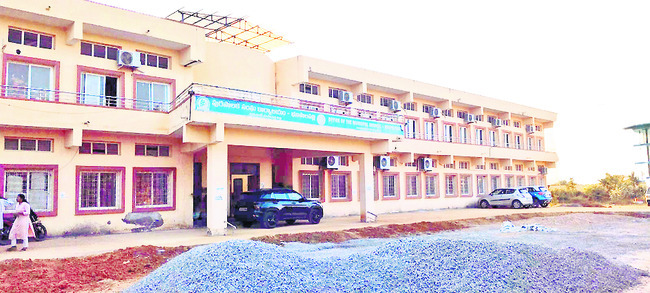 పైసలుంటేనే పోటీ1