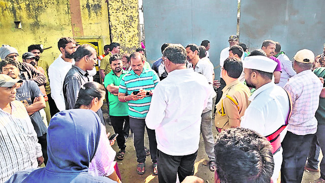 పెల్లుబికిన జనాగ్రహం1