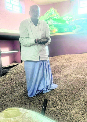 నాగోబాను దర్శించుకున్న మంత్రి సీతక్క2