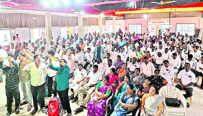 కార్యకర్తలకే పెద్ద పీట1