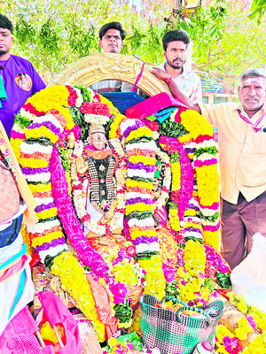 తెన్‌పొన్నై నదిలో అన్నామలైయార్‌కు తీర్థవారి 1