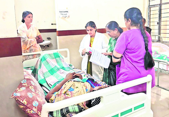 సచివాలయ ఉద్యోగికి  జిల్లా ఉత్తమ బీఎల్‌ఓ అవార్డు 1