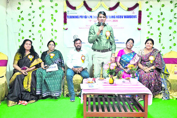 విద్యుత్‌ లక్ష్యాలను వేగంగా పూర్తిచేయాలి
3