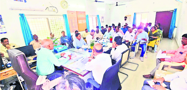 విద్యుత్‌ లక్ష్యాలను వేగంగా పూర్తిచేయాలి
2