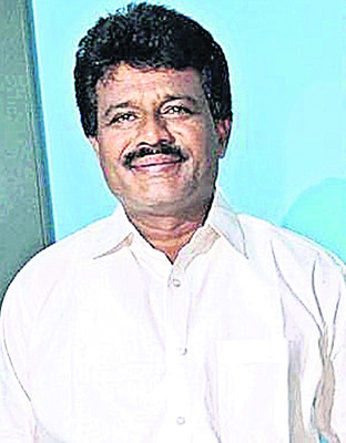 తెరవెనుక సూత్రధారులను అరెస్టు చేయాలి 
1