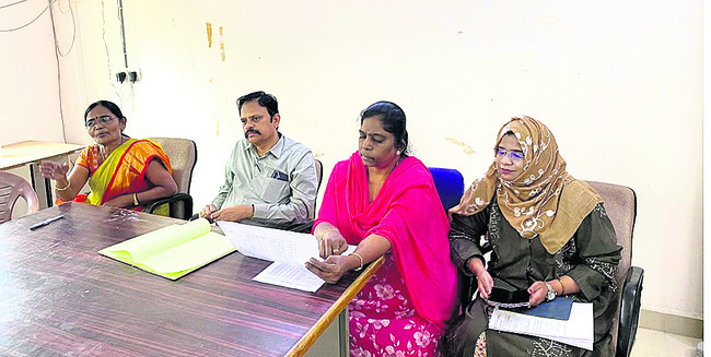 సాధారణ ప్రసవాలను   ప్రోత్సహించాలి
2