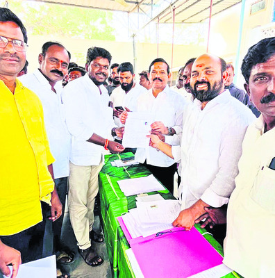 36 వార్డులు.. 165 దరఖాస్తులు2