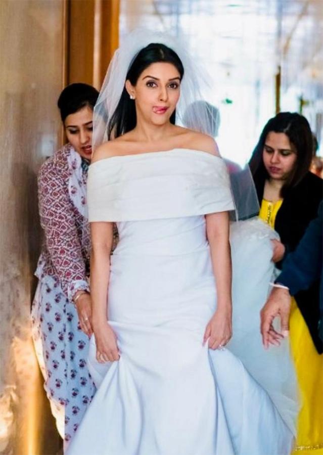 Actress Asin Wedding Anniversary Photos Trending2