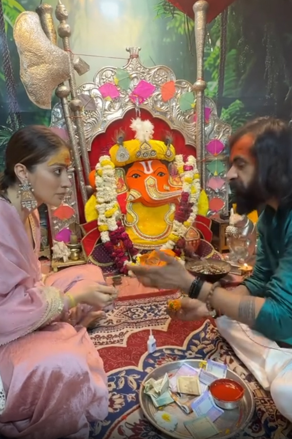 Actress Raai Laxmi worships At Ujjain Mahakaleshwar temple Photos14