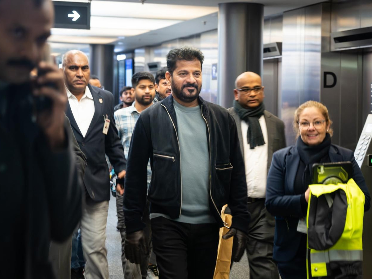 CM Revanth Reddy, Chiranjeevi In One Frame At Davos Meeting6