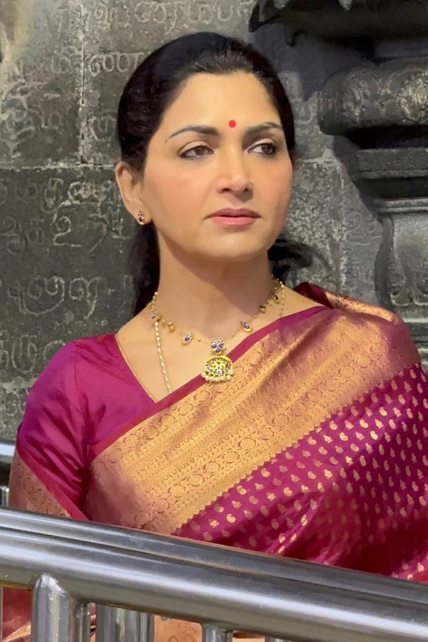 Khushboo And Naveen Chandra Visit Tirumala Temple Photos3