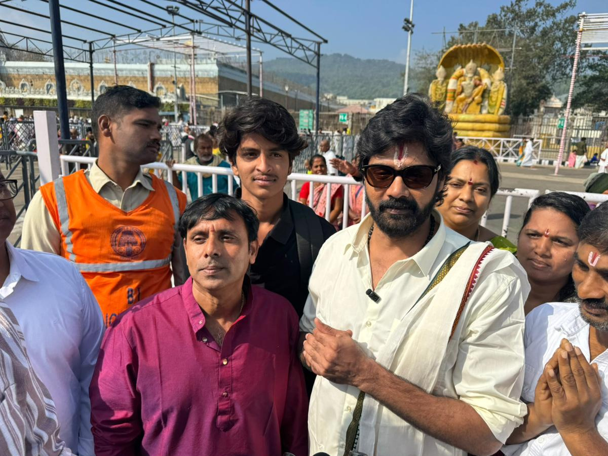 Khushboo And Naveen Chandra Visit Tirumala Temple Photos24