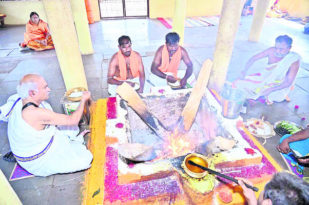 భక్తిశ్రద్ధలతో వార్షిక బ్రహోత్సవాలు 1