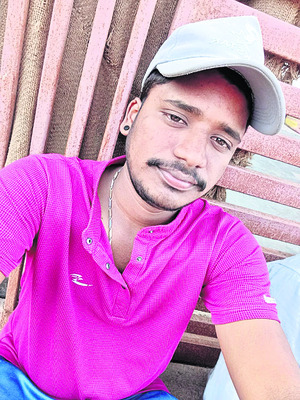 నీటి గుంతలో  పడి వ్యక్తి మృతి  
1