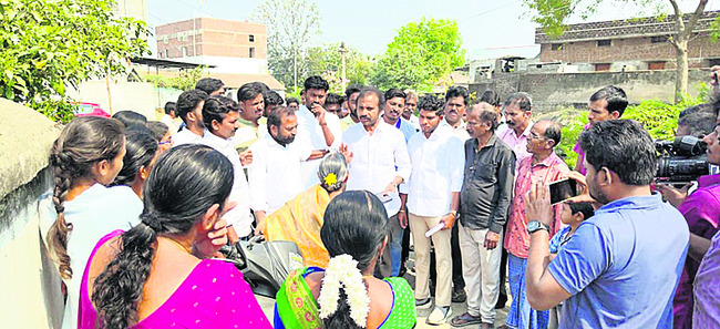 మట్టి తవ్వకాలపై  ఆర్డీవో విచారణ4