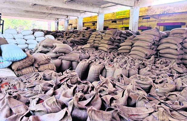 రైతుల సహనానికి పరీక్ష 1