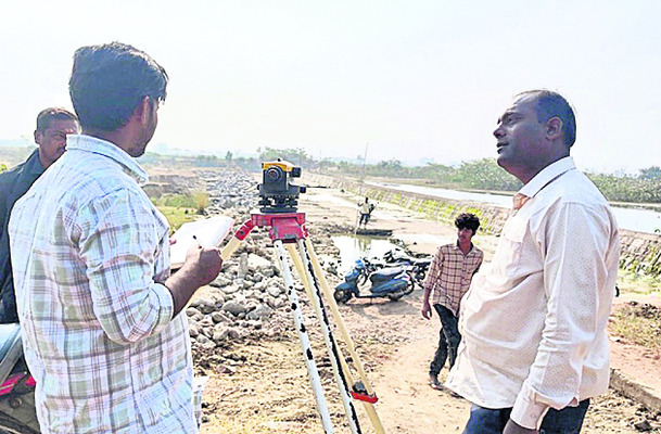 మట్టి తవ్వకాలపై  ఆర్డీవో విచారణ1