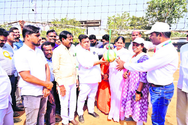 కాళేశ్వర దేవస్థాన  క్యాలెండర్‌ ఆవిష్కరణ
2