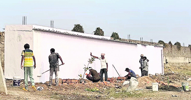 శాశ్వత సౌకర్యాలు లేక.. 1