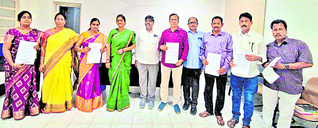 యూపీహెచ్‌సీలో  కలెక్టర్‌ తనిఖీలు1