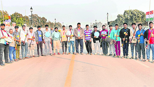 రిపబ్లిక్‌ డే వేడుకలకు  ముక్కామల బృందం 1