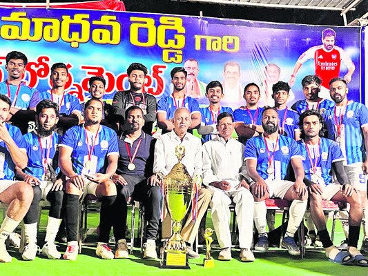 క్రీడలతో  ఆరోగ్యకర జీవితం 
2