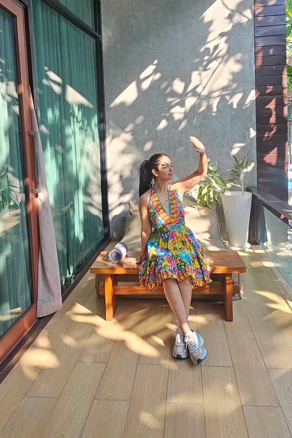 Actress Avika Gor Enjoying Vacation Photos2