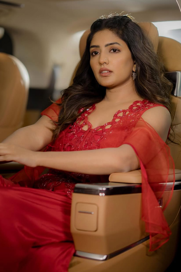 Actress Eesha Rebba Gorgeous And Stunning Photos13