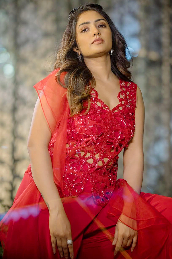 Actress Eesha Rebba Gorgeous And Stunning Photos3