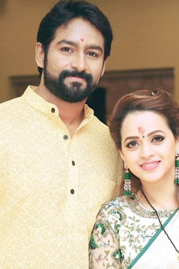 Bhavana Menon wedding Anniversary with Husband Naveen Photos3