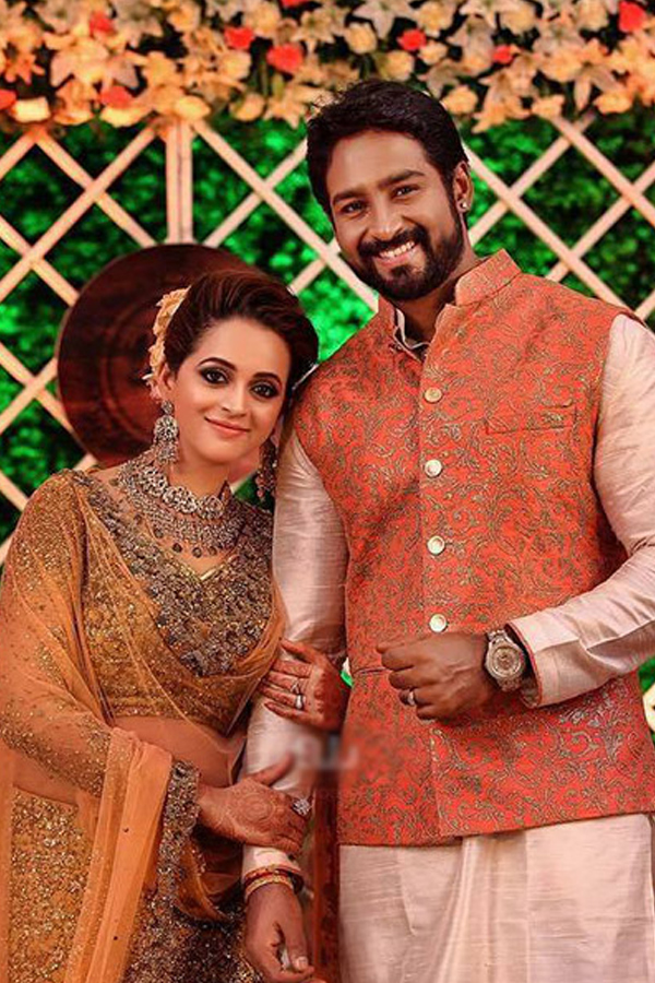 Bhavana Menon wedding Anniversary with Husband Naveen Photos4